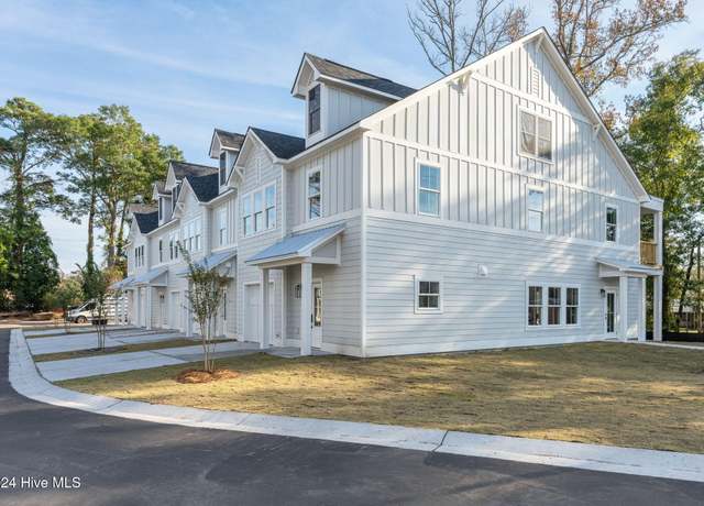 Property at 112 Seagate Pl, Wilmington, NC 28403, 4 beds, 4.5 baths