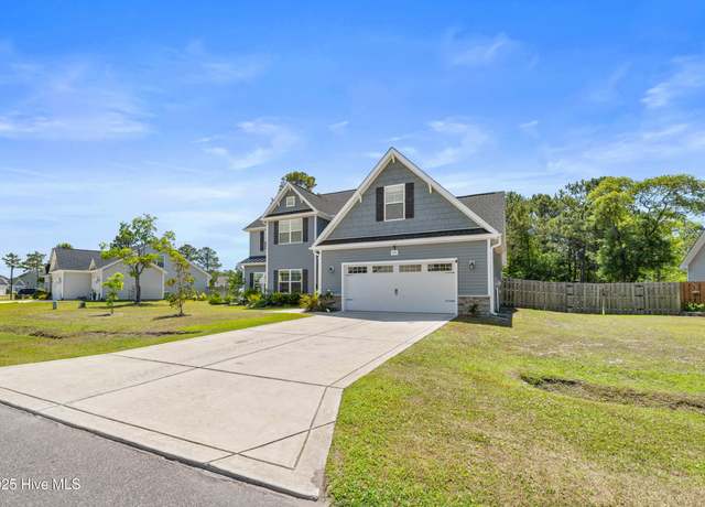 Property at 926 Needlerush Rd, Sneads Ferry, NC 28460, 5 beds, 3.5 baths
