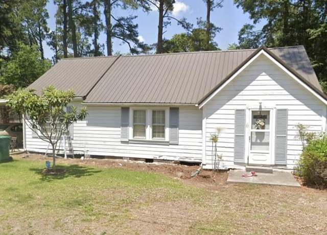 Property at 221 E 3rd Ave, Chadbourn, NC 28431, 3 beds, 2 baths
