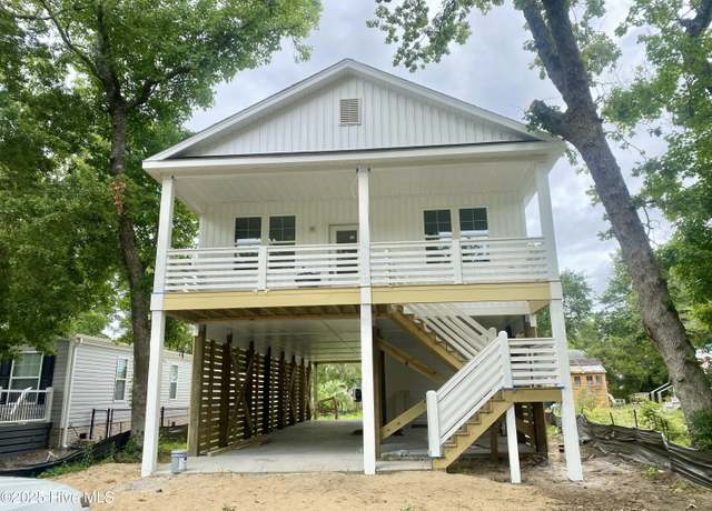 Property at 231 NE 77th St, Oak Island, NC 28465, 3 beds, 2.5 baths
