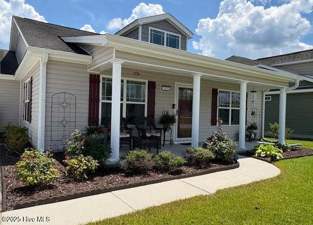 Property at 102 Bandon Dr, New Bern, NC 28562, 3 beds, 2 baths