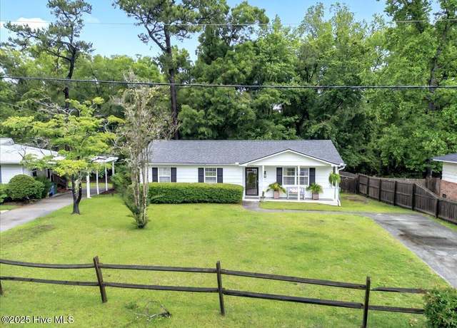 Property at 109 Darby St, Wilmington, NC 28409, 3 beds, 1.5 baths