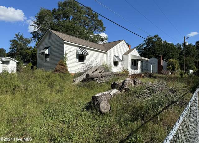 Property at 117 Smith St, Rockingham, NC 28379, 3 beds, 1 bath