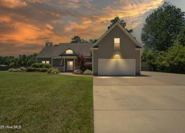 Property at 106 Pisgah Dr, Moyock, NC 27958, 3 beds, 2 baths