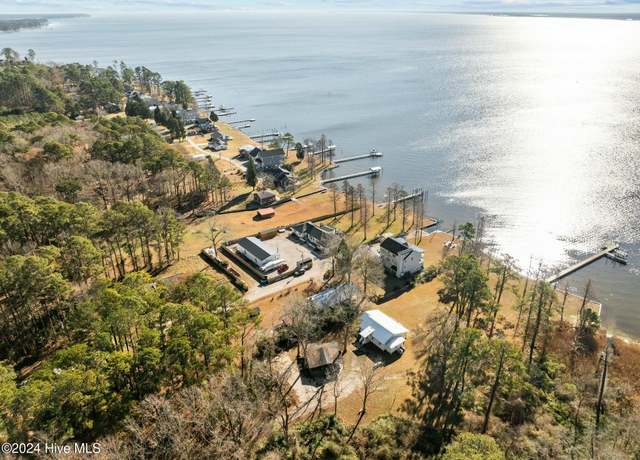 Property at 325 Clark Rd, Bath, NC 27808, 3 beds, 3 baths