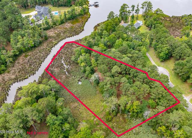 Property at 960 Southern Plantation Dr N, Oriental, NC 28571