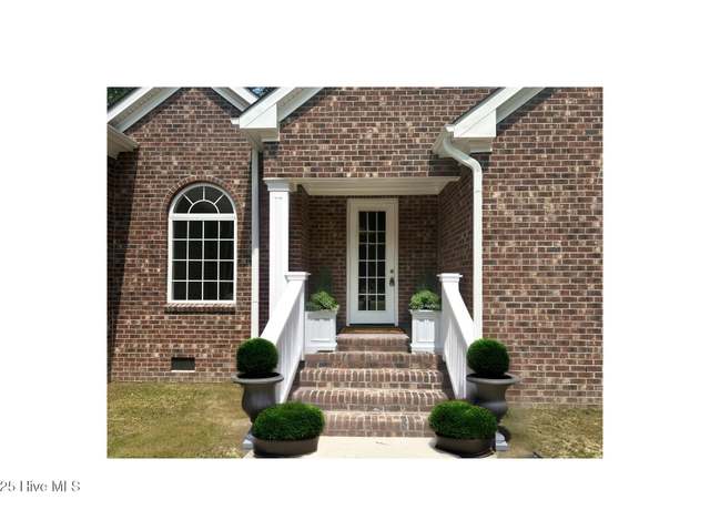 Property at 433 Riversound Dr, Edenton, NC 27932, 3 beds, 2.5 baths