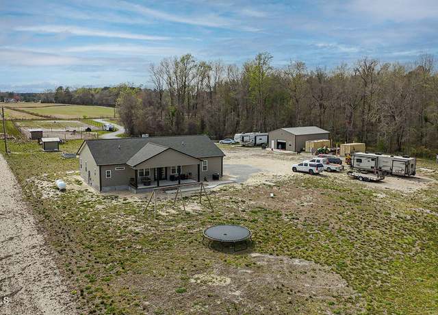 Property at 1560 White Oak River Rd, Maysville, NC 28555, 4 beds, 3 baths