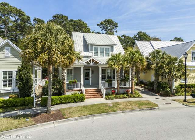 Property at 6349 Chalfont Cir, Wilmington, NC 28405, 2 beds, 2.5 baths