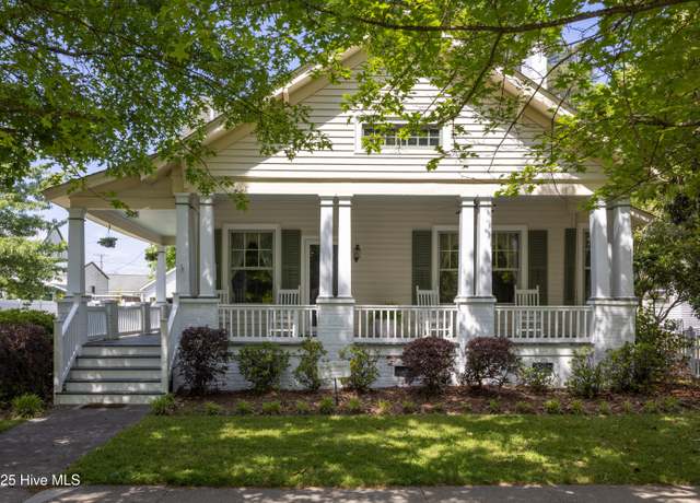Property at 505 N Broad St, Edenton, NC 27932, 4 beds, 2.5 baths
