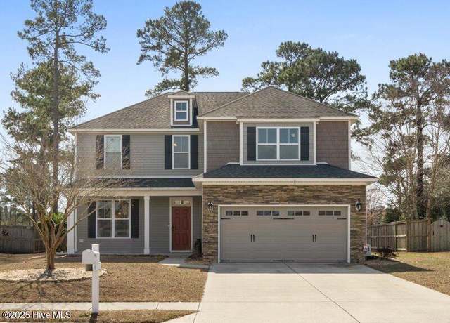 Property at 646 Heartwood Dr, Leland, NC 28479, 4 beds, 2.5 baths