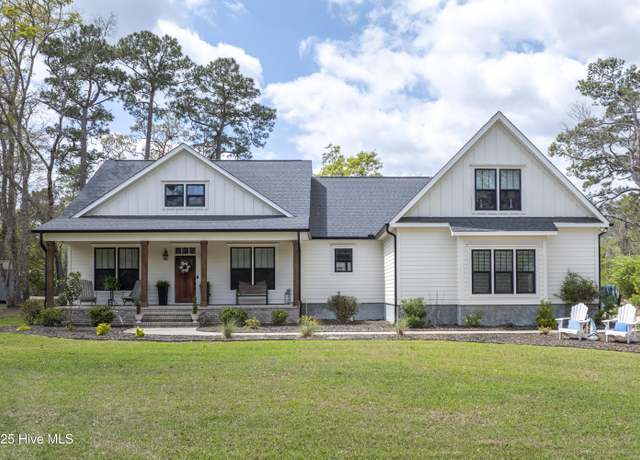 Property at 658 Saw Grass Rd, Hampstead, NC 28443, 4 beds, 3.5 baths
