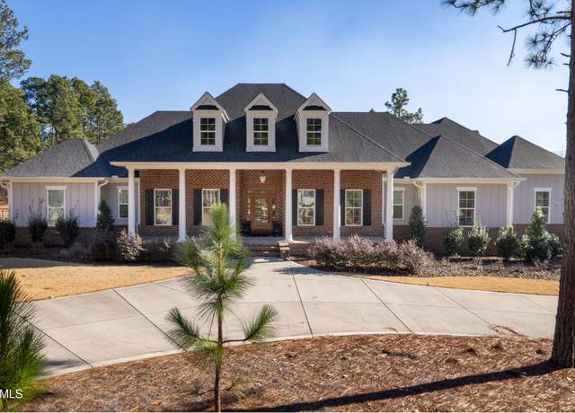 Property at 65 Quaker Ridge Rd, Pinehurst, NC 28374, 4 beds, 4.5 baths