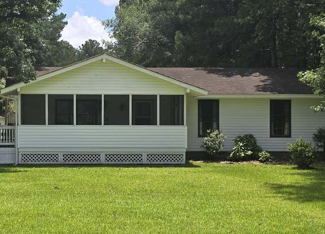 Property at 3117 Coras Grove Rd, Watha, NC 28478, 3 beds, 2 baths