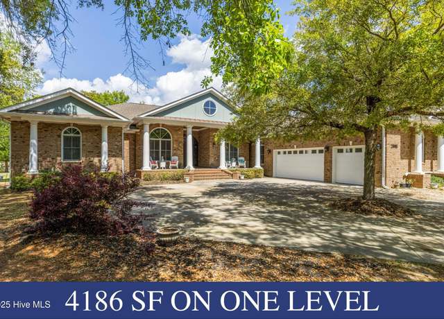Property at 2008 Bonner Bussells Dr SE, Southport, NC 28461, 4 beds, 3.5 baths