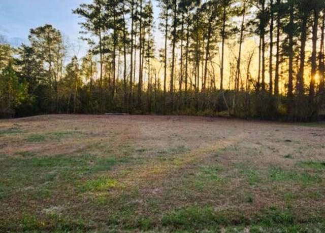 Property at 200 Hickory St, Oriental, NC 28571