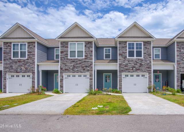 Property at 329 S Stingray Ln, Sneads Ferry, NC 28460, 3 beds, 2.5 baths
