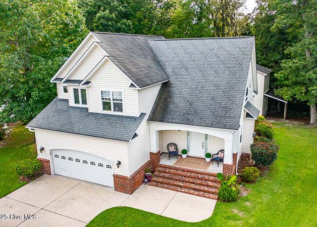 Property at 106 Salvo Dr, New Bern, NC 28562, 3 beds, 2.5 baths