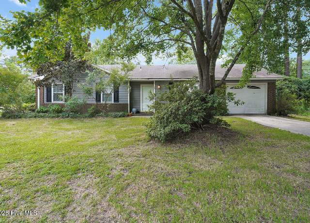 Property at 1 Powers Dr, Castle Hayne, NC 28429, 3 beds, 1.5 baths