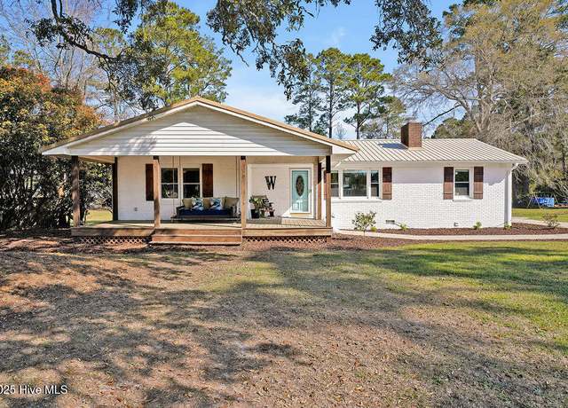 Property at 2146 Boones Neck Rd SW, Supply, NC 28462, 3 beds, 2 baths