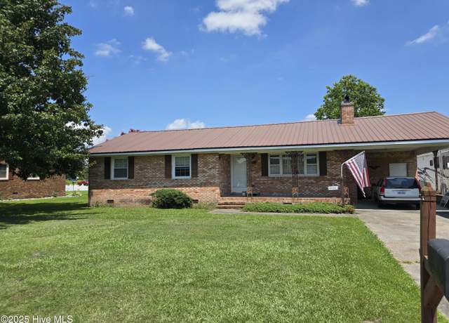 Property at 3927 Winchester Dr, Ayden, NC 28513, 3 beds, 2 baths