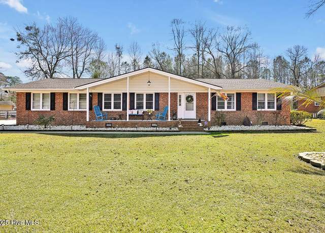 Property at 361 Country Club Rd, Whiteville, NC 28472, 3 beds, 2 baths