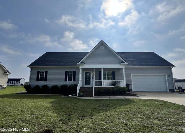 Property at 102 Autumn Ridge Dr, Pikeville, NC 27863, 3 beds, 2 baths