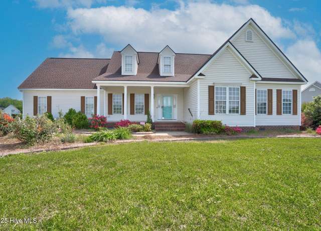 Property at 1565 Glen Eagles Ct, Nashville, NC 27856, 3 beds, 2.5 baths