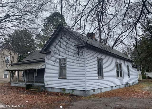 Property at 807 W Saint James St, Tarboro, NC 27886, 3 beds, 1 bath