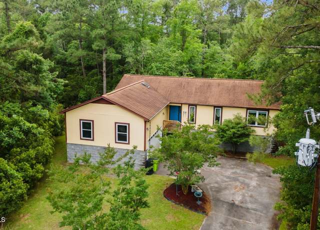 Property at 704 Mistique Ct, New Bern, NC 28560, 3 beds, 2 baths