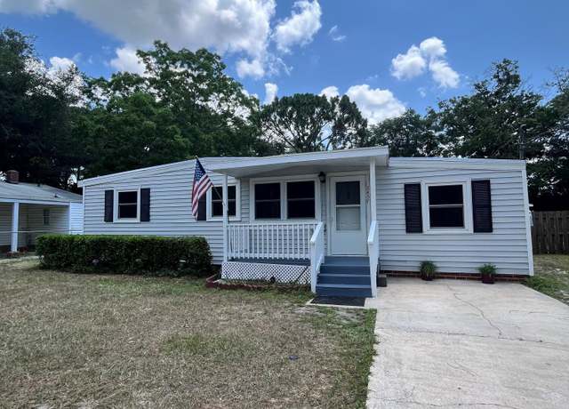 Property at 2437 Monroe St, Wilmington, NC 28401, 3 beds, 1 bath