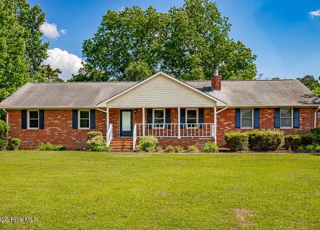Property at 4909 Creekside Dr, New Bern, NC 28562, 3 beds, 2 baths