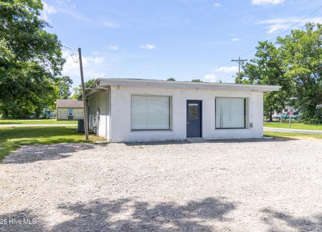 Property at 1111 N Oakum St, Edenton, NC 27932, 0.5 baths