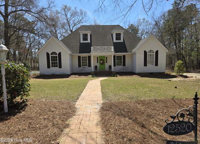 Property at 12520 Saddle Path Cir, Laurinburg, NC 28352, 4 beds, 2.5 baths