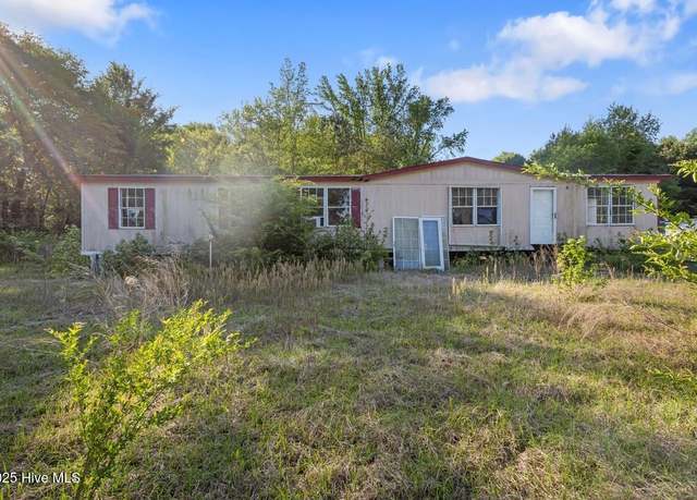 Property at 422 Trappers Run Ln, Clinton, NC 28328, 3 beds, 2 baths