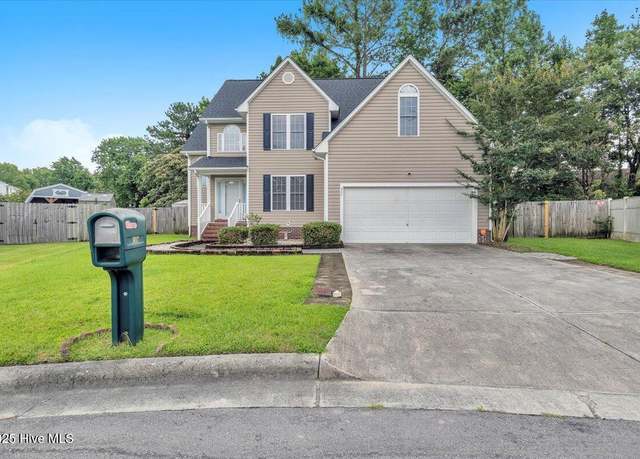 Property at 307 Softwood Ct, Jacksonville, NC 28540, 3 beds, 2.5 baths