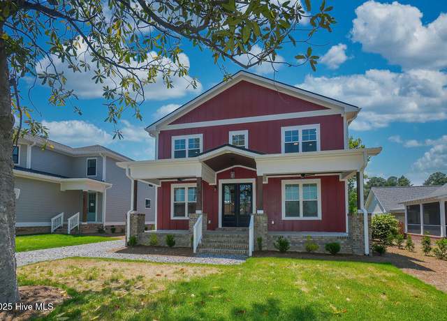 Property at 468 Yadkin Rd, Southern Pines, NC 28387, 4 beds, 3.5 baths