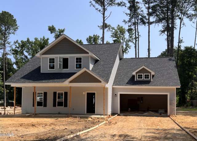 Property at 206 Scott Ave, Vass, NC 28394, 3 beds, 3.5 baths