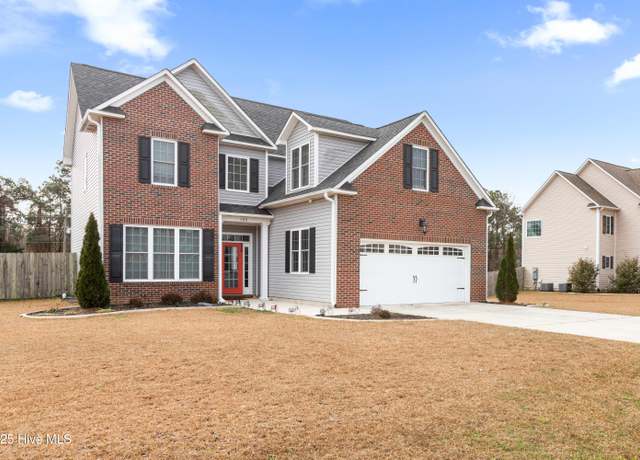 Property at 102 Ridge Cove Ln, Swansboro, NC 28584, 4 beds, 3 baths