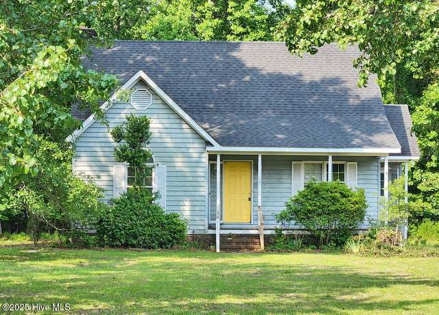Property at 127 Hillingdale Dr, Washington, NC 27889, 3 beds, 2 baths