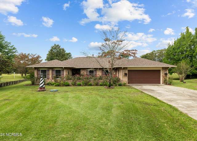 Property at 1215 Mona Passage Ct, New Bern, NC 28560, 3 beds, 2.5 baths