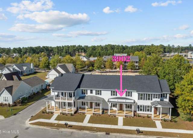Property at 3902 Reunion Pointe Ln, New Bern, NC 28562, 3 beds, 2.5 baths