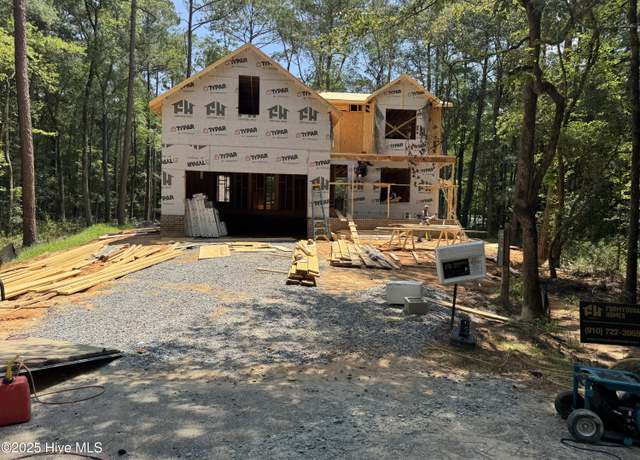Property at 727 Heartleaf Ct, Vass, NC 28394, 4 beds, 2.5 baths