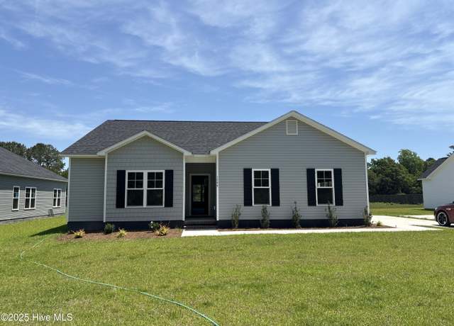 Property at 1399 Hammocks Beach Rd, Swansboro, NC 28584, 3 beds, 2 baths