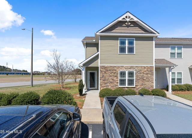 Property at 4109 Kittrell Farms Dr Unit B1, Greenville, NC 27858, 3 beds, 2.5 baths
