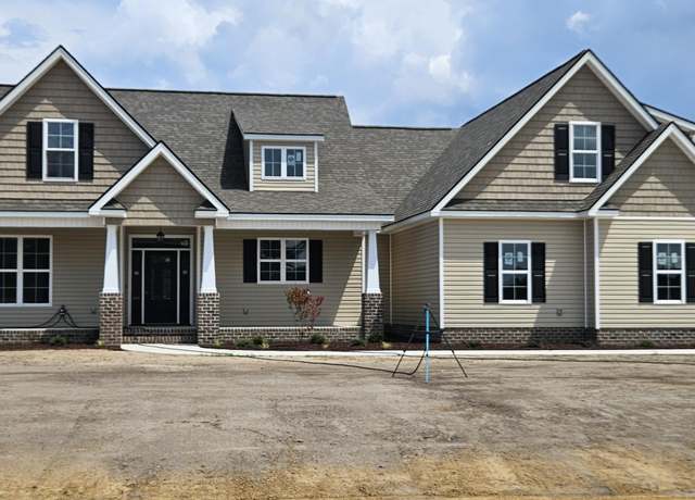 Property at 145 Eagle Point Ln, Clinton, NC 28328, 4 beds, 3 baths