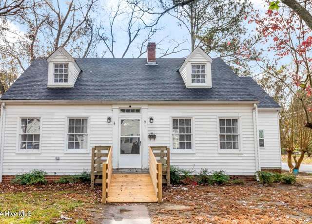 Property at 811 Briggs St S, Wilson, NC 27893, 4 beds, 2 baths
