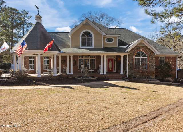 Property at 163 Filly Ln, Raeford, NC 28376, 4 beds, 3.5 baths
