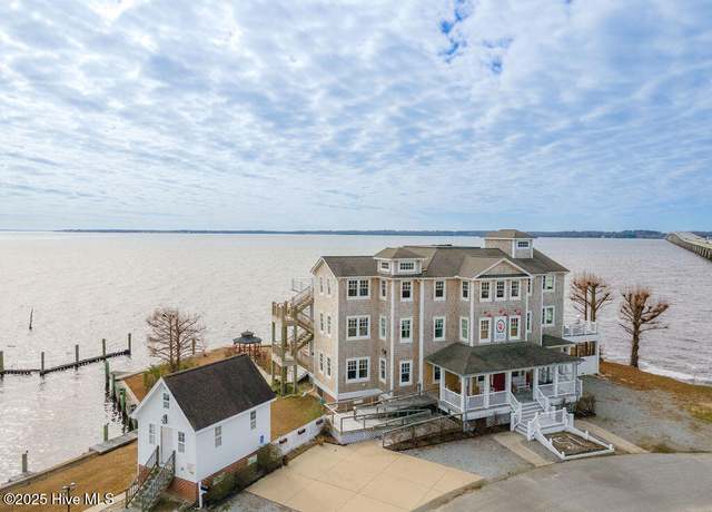 Property at 108 Wharf Landing Dr, Edenton, NC 27932, 4 beds, 7.5 baths