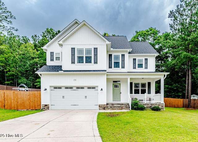 Property at 216 Vanderbuilt Ct, Aberdeen, NC 28315, 5 beds, 3.5 baths